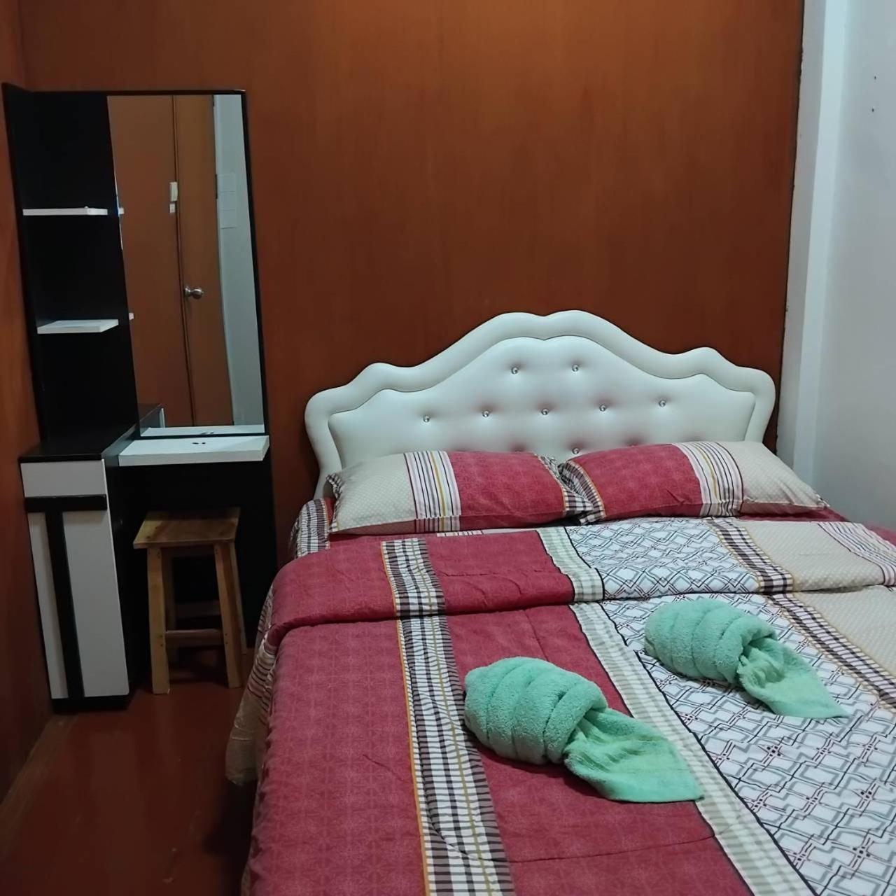 Sleepwith Me Hostel Bangkok Exterior photo