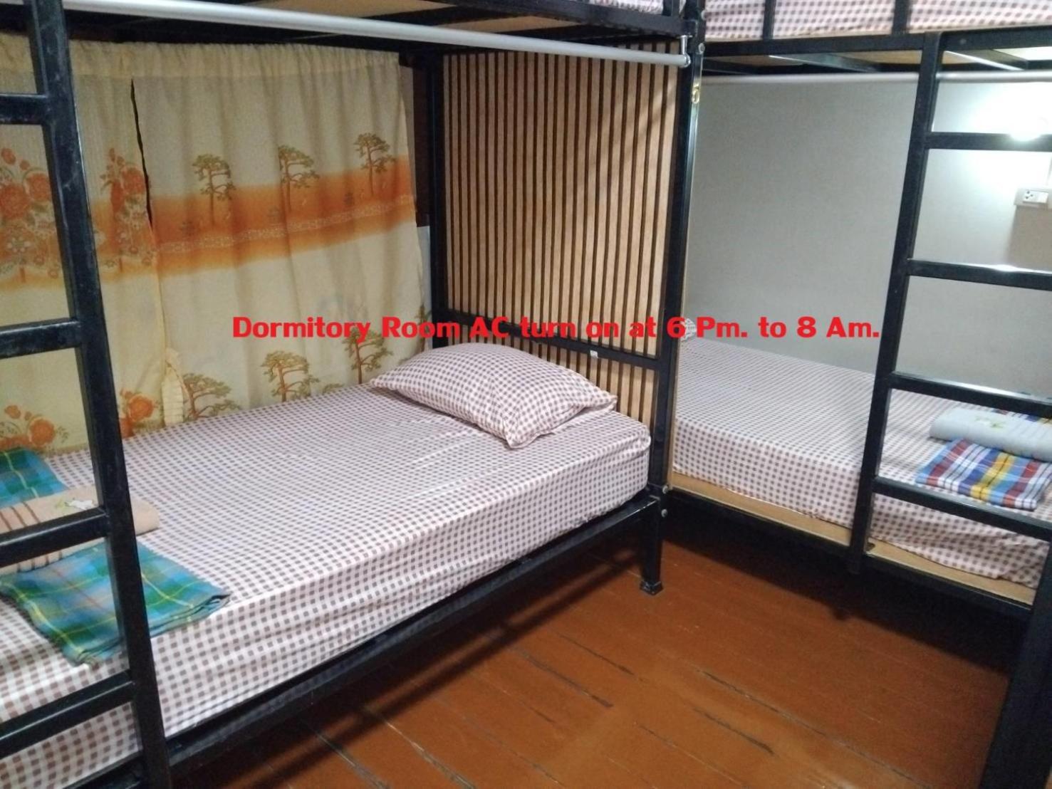 Sleepwith Me Hostel Bangkok Exterior photo