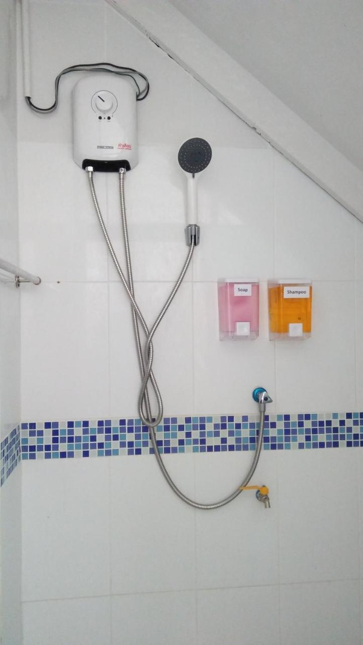 Sleepwith Me Hostel Bangkok Exterior photo