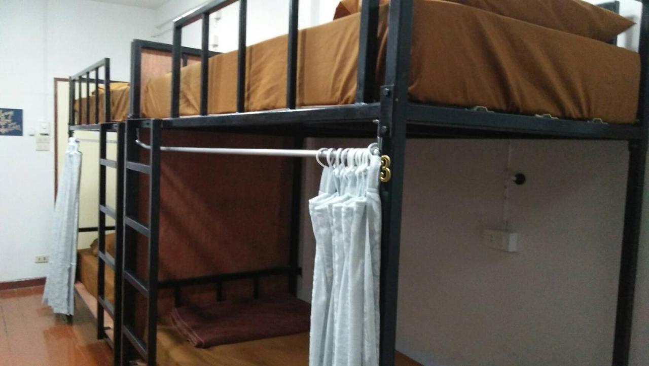 Sleepwith Me Hostel Bangkok Room photo